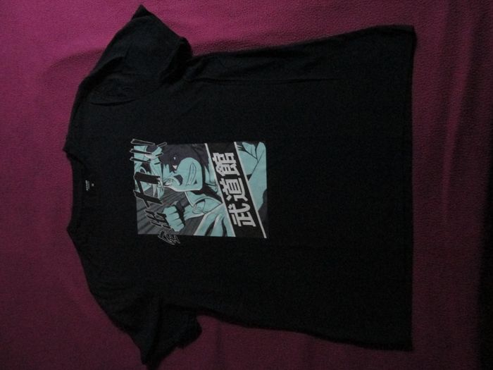 tshirt bleu marine taille M Kiabi