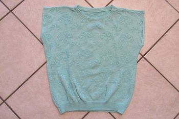 Joli pull sans manche Taille 40 neuf