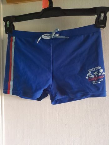 Maillot bain garçon très bon état
