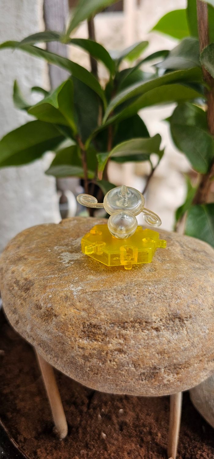 Petite Figurine Pokemon Nintendo avec socle Motisma helic - photo numéro 2