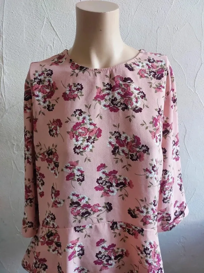 Blouse à fleurs rose Taille 42 - photo numéro 2
