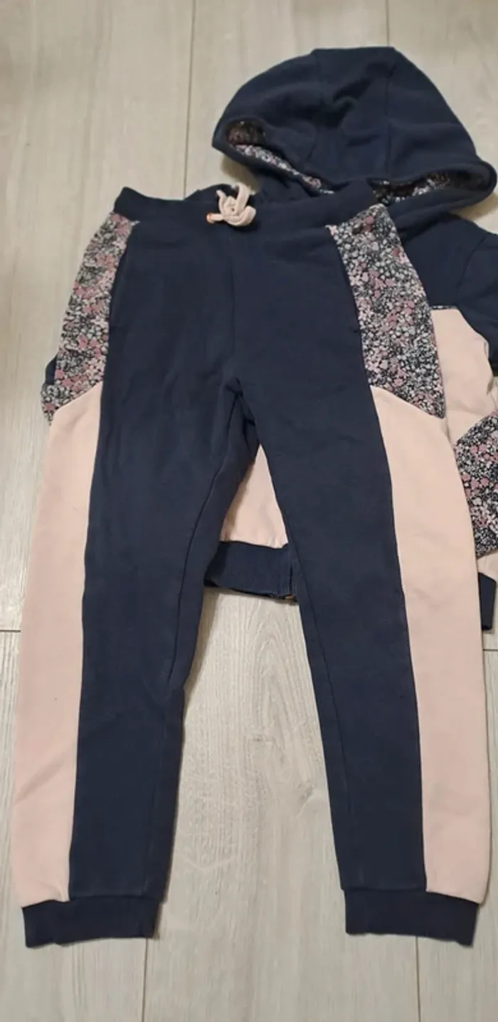 Ensemble jogging 7/8A - photo numéro 2