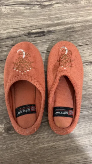 Pantoufles / chaussons femme 36