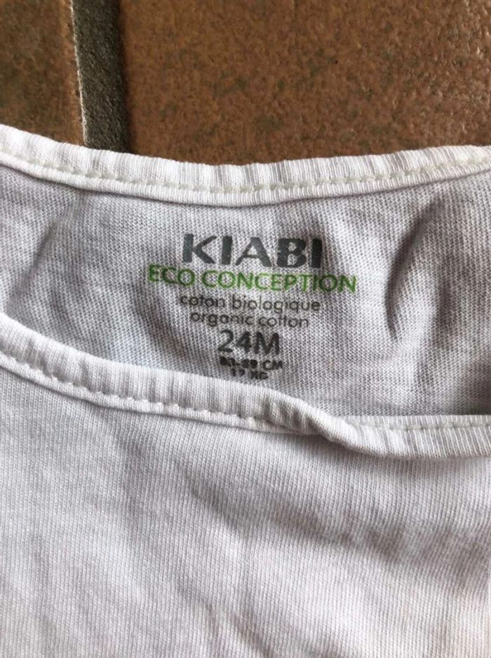 Joli  tee  shirt  Kiabi (24  mois)  en  parfait état - photo numéro 2