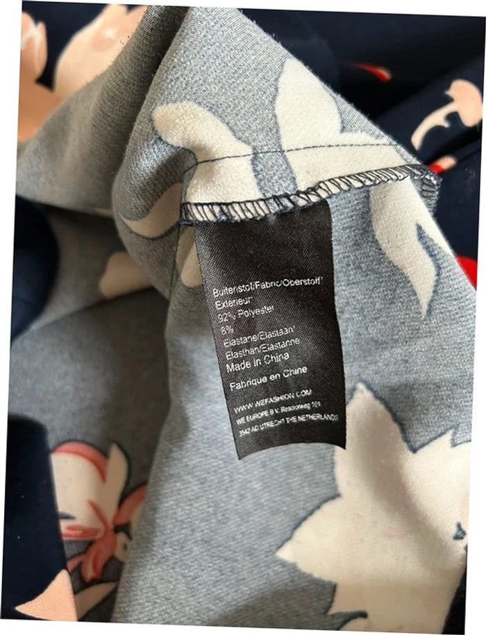 Robe bleue marine et imprimée à manches courtes WE taille XS bon état (petit défaut) - photo numéro 15