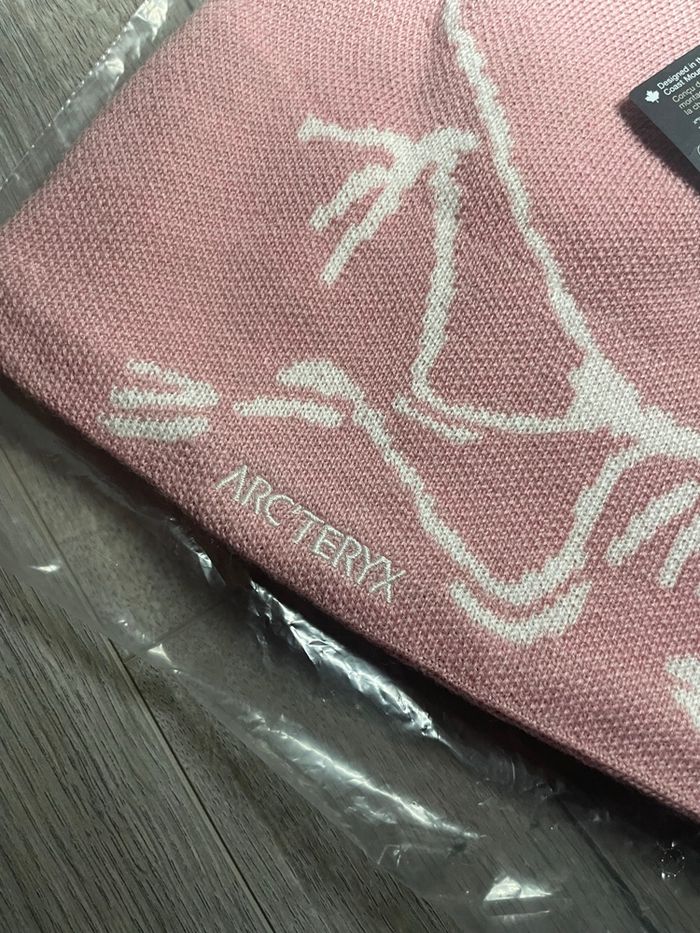 bonnet arc’teryx bird head rose