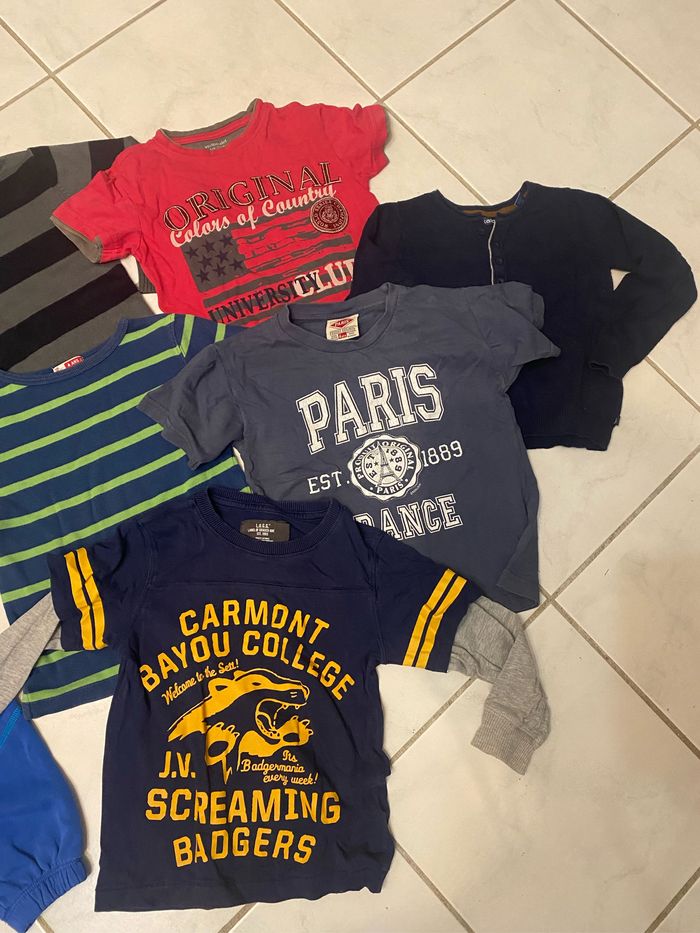 Lot vêtements garçon 4 ans - photo numéro 2