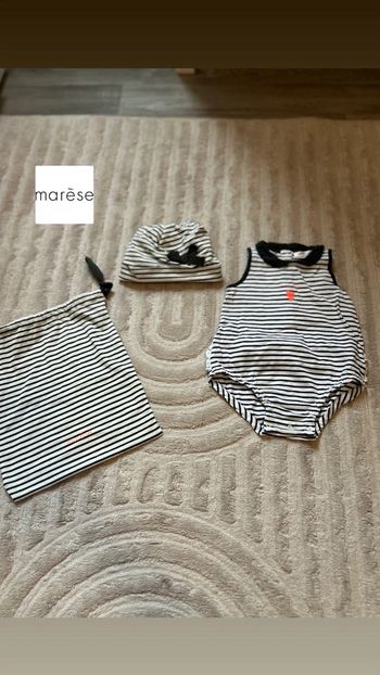 Lot body et bonnet taille 6 mois