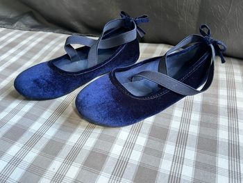 Ballerines velours bleu fille