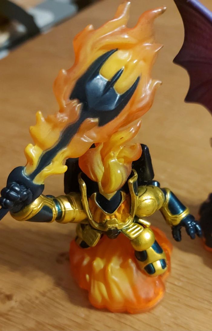 2 figurines Skylanders - photo numéro 3