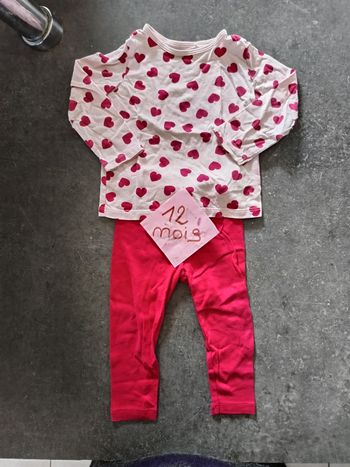 Ensemble / pyjama coeurs 6/12 mois 