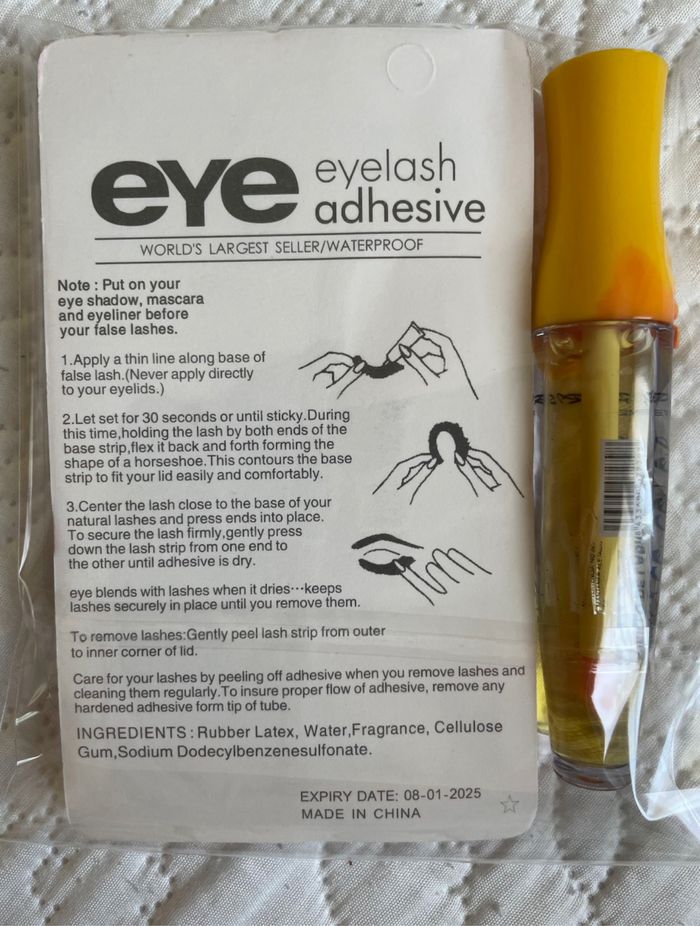 Faux cils + gloss + colle + goupillon jaune - photo numéro 3