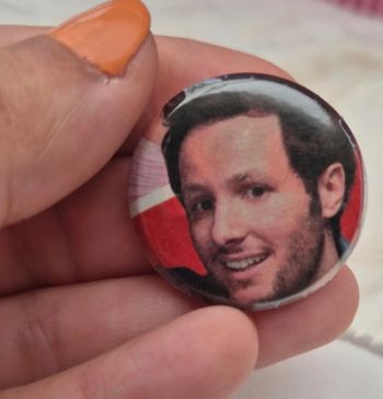 Badge broche Vianney ✨ #Badge #Broche #Vianney