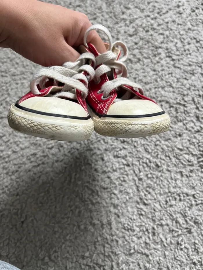 Converses rouge - photo numéro 3