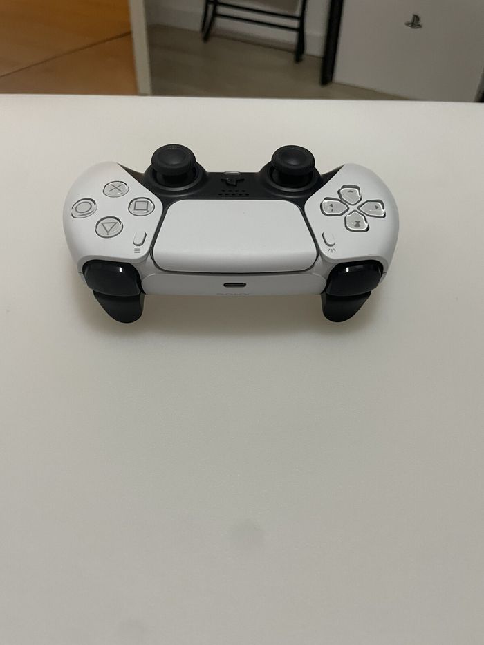 PS5 édition Standard + Bonus - photo numéro 3