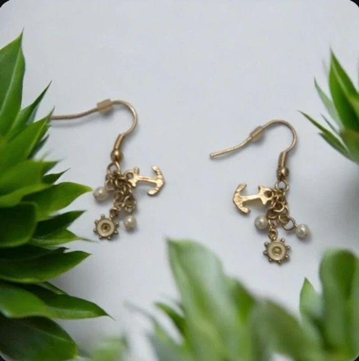 Boucles d'oreilles pendentif thème mer En très bon état - photo numéro 3