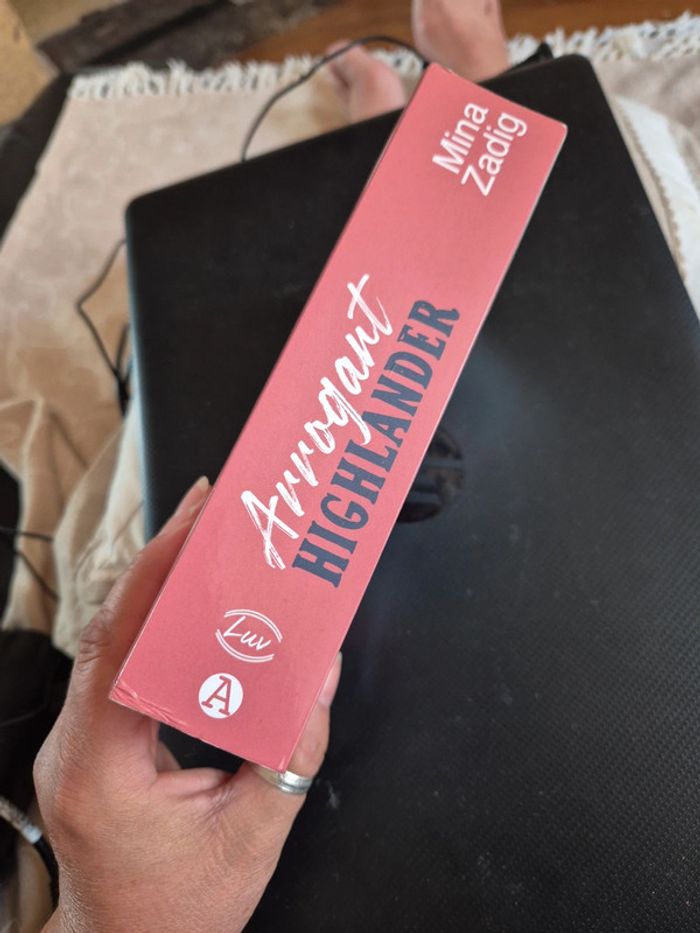livre arrogant highlander de Mina Zadig - photo numéro 2