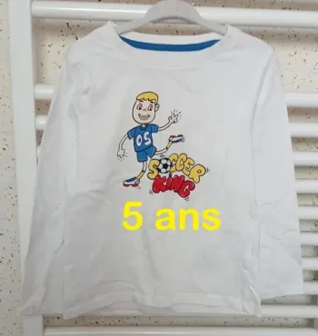 Tee shirt manche longue blanc motif multicolore Kiabi Taille 5 ans