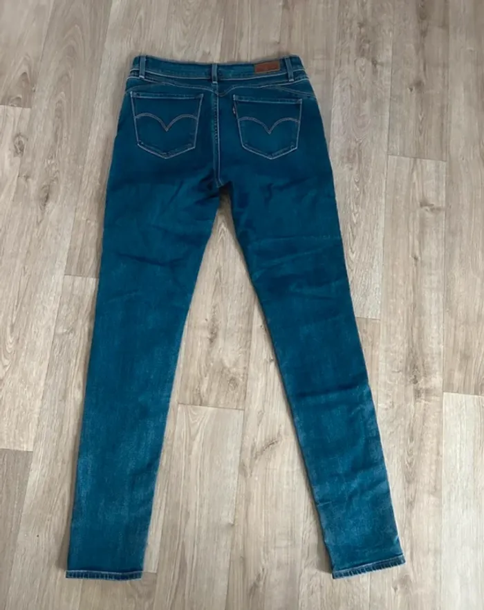 Levi’s jeans mid rise skinny bleu Taille US W.28, L.32/ FR 38. - photo numéro 4