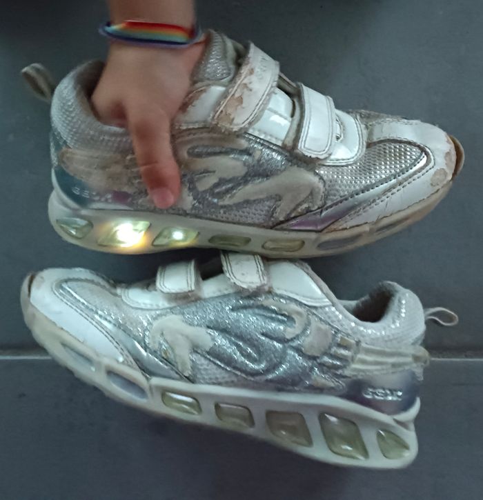 Baskets lumineuses Geox fille en 29 - photo numéro 7
