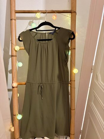 Robe kaki