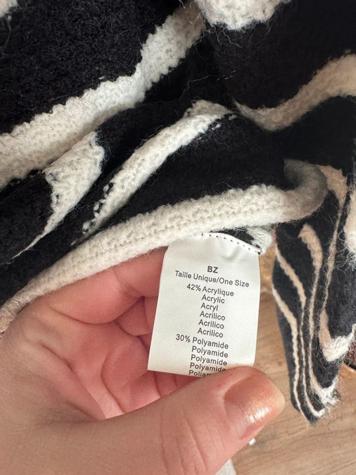 Magnifique pull en maille douce marinière noir blanc taille S col rond boutons marrrons - photo numéro 3