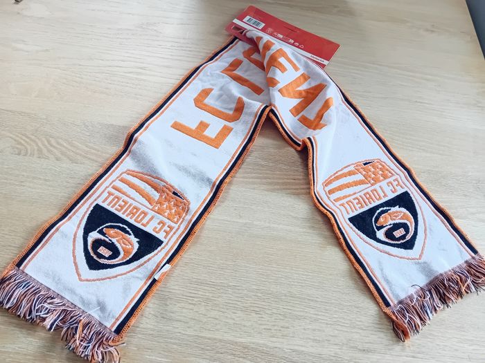 Echarpe supporter FC Lorient - Neuve - photo numéro 3