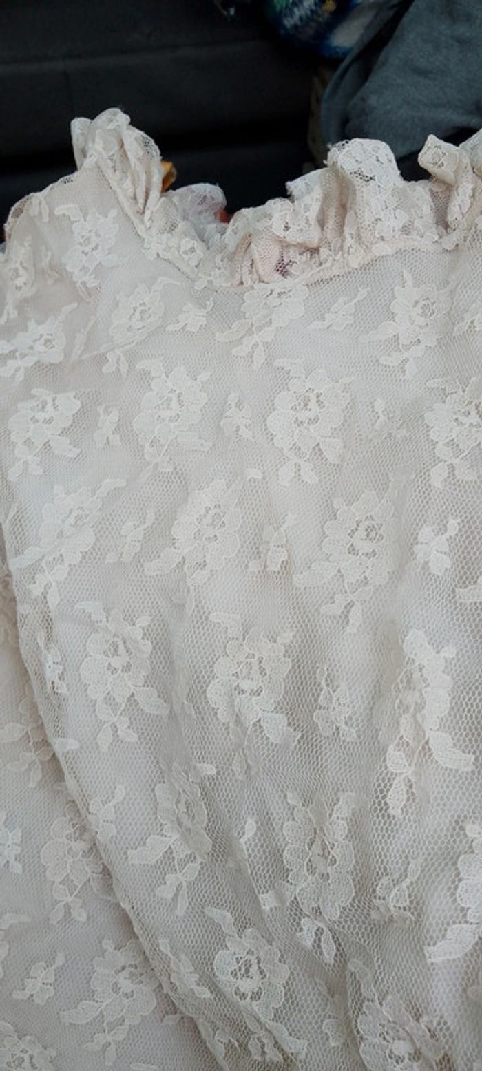 Chemise en dentelle ivoire
