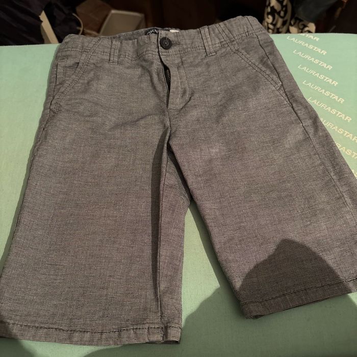 Vends lot de deux shorts okaidi 7 ans très bon état - photo numéro 2