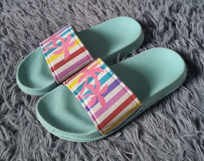 Claquette turquoise avec palmiers 31