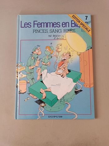 Les filles en blanc Pinces, sang, rires Numéro 7