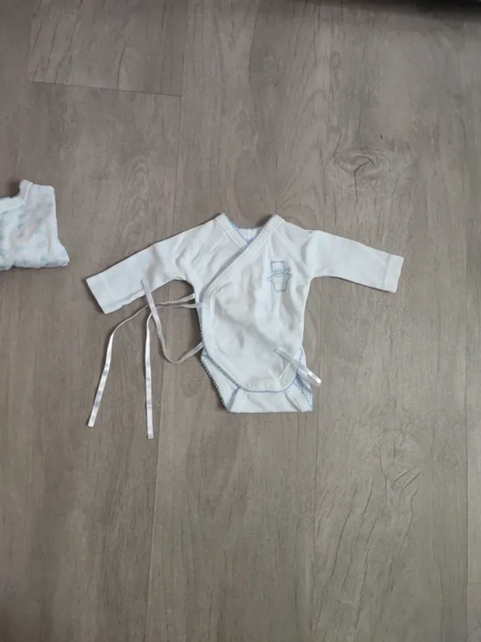 Body et pantalon de naissance + 1 pyjama - photo numéro 4