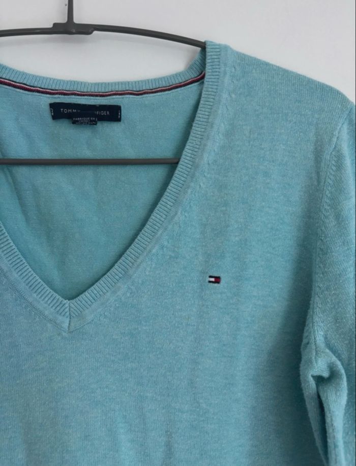 🩵 Pull col en V femme Tommy Hilfiger Taille S - photo numéro 2