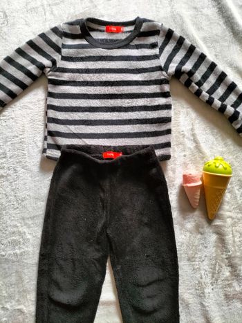 Pyjama tout chaud taille 3 ans