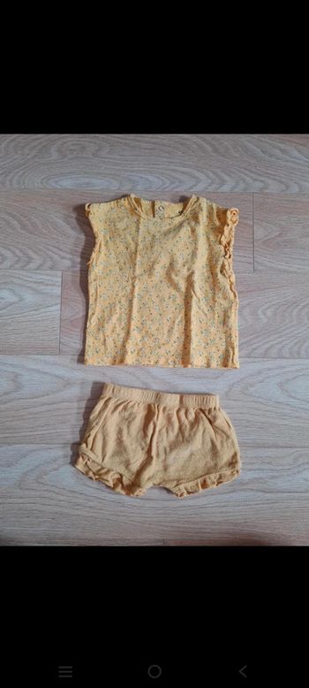 T-shirt+ short ensemble été jaune fleurs 18 mois