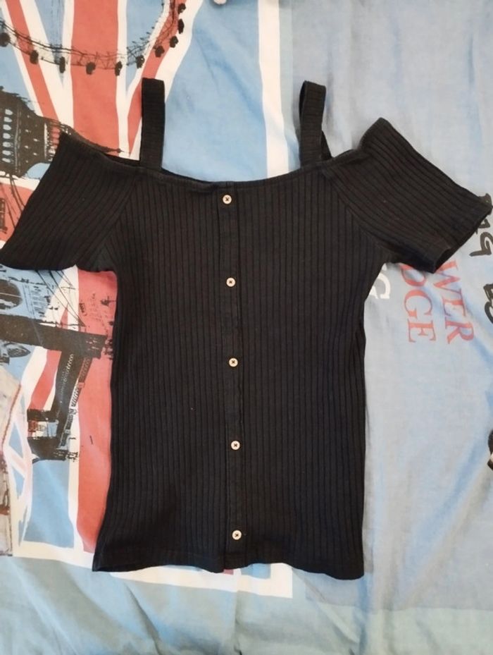 Tee shirt épaules dénudées