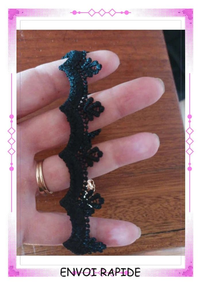 Ras de cou en dentelle - photo numéro 3