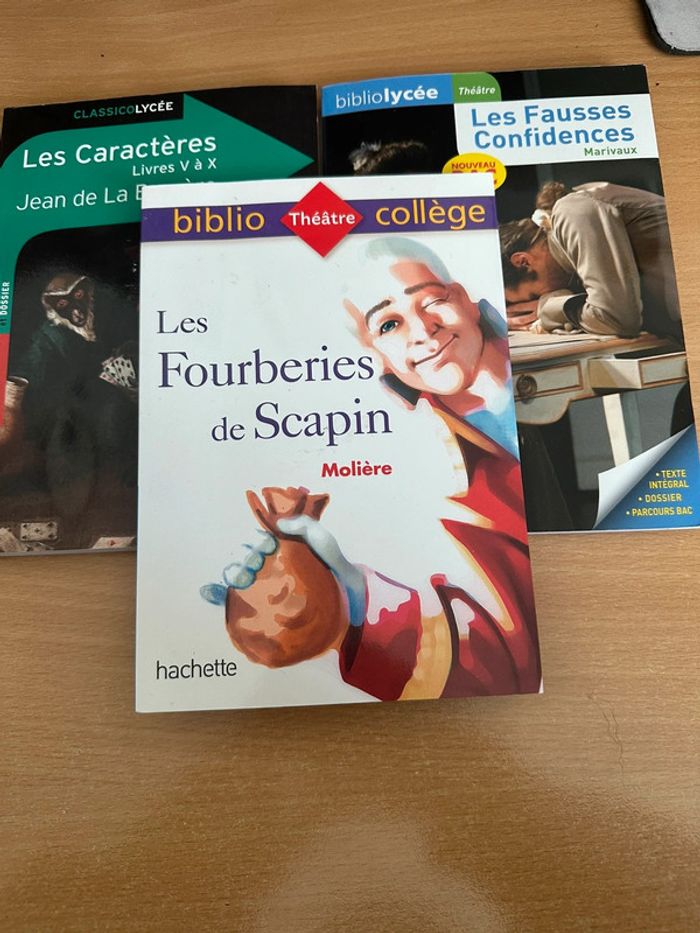 Lot de livres état neuf prix négociable