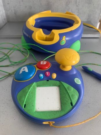 Console de jeux leapster tv ancienne sans jeux s’allume  + autre