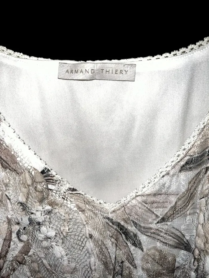 Haut manches courtes Armand Thiery taille 38 - photo numéro 3
