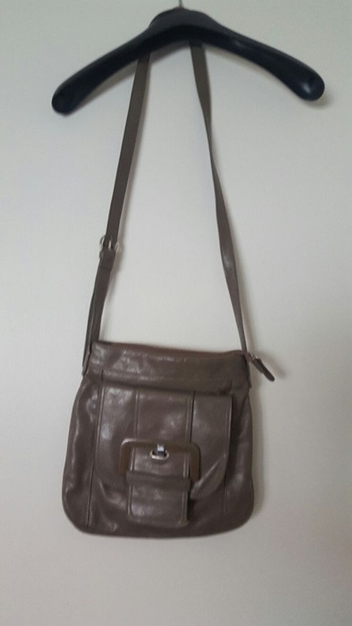 Sac bandouliere beige brillant