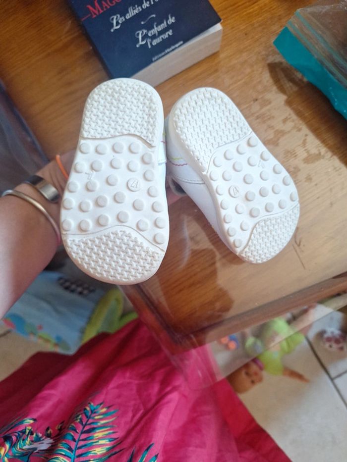 Première chaussure t17 - photo numéro 4