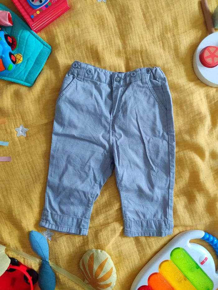 Petit pantalon gris 🤖 6mois