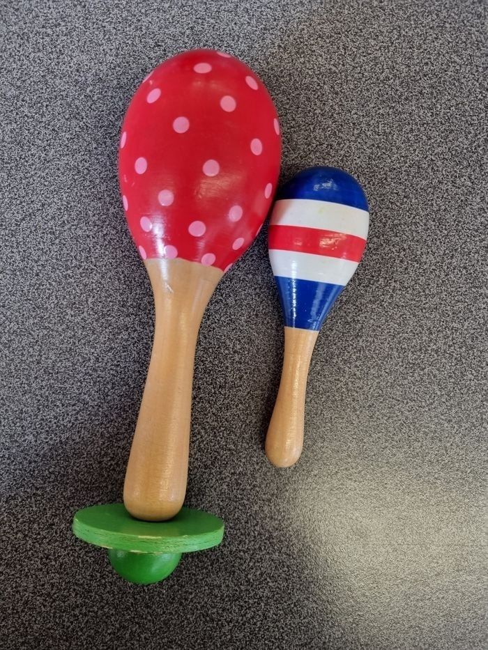 Lot maraccas en bois