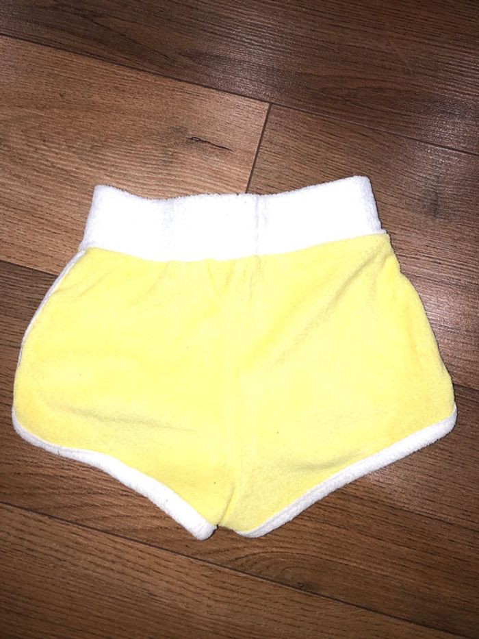 Short kiabi 🌺 taille 3 ans très bon état - photo numéro 3