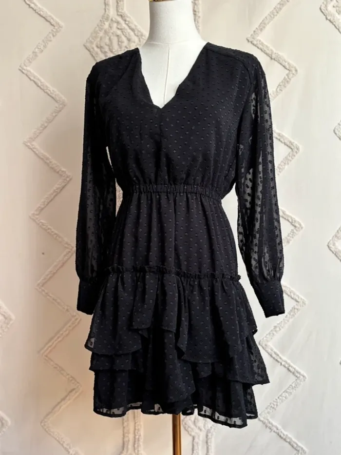 Robe noire H&M en plumetis – manches longues – taille 36 – style coquette chic - photo numéro 5
