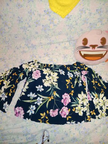 Haut bershka t.xs col bateau élastique et manches larges