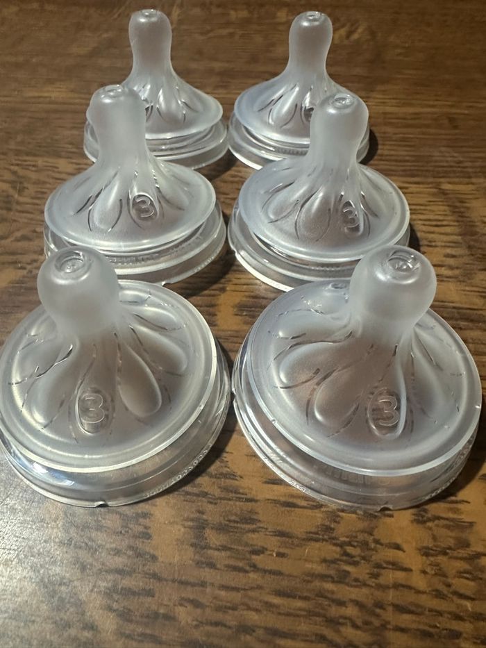 Tetine Philips - photo numéro 2