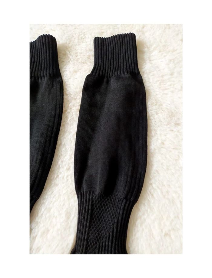 Chaussettes de foot Macron taille 29/34 - photo numéro 3