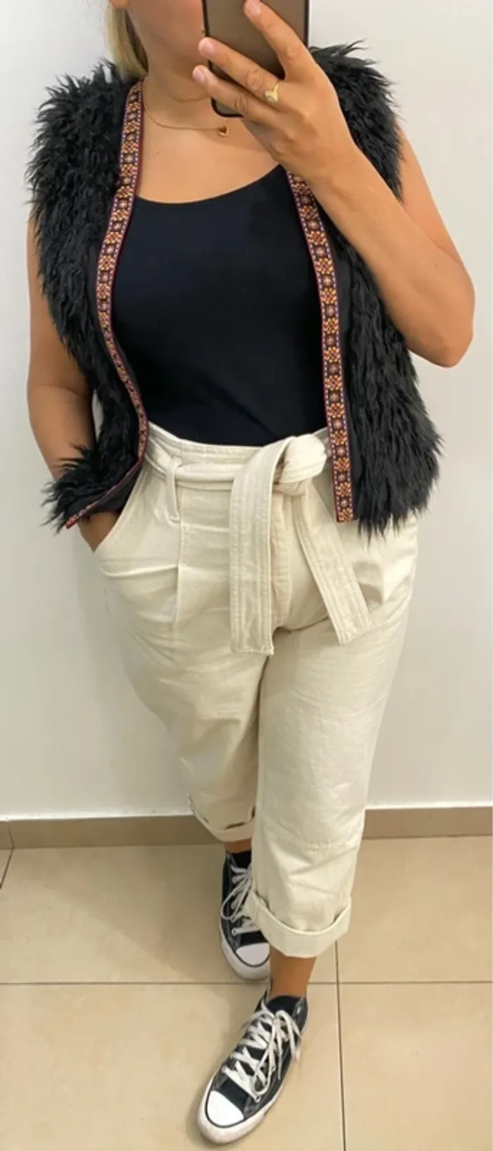 Gilet Noire Sans Manches Taille S-M - photo numéro 4